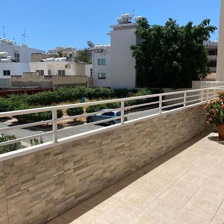 דירות לרנקה Holiday City Center מראה חיצוני תמונה