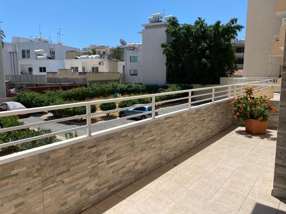דירות לרנקה Holiday City Center מראה חיצוני תמונה