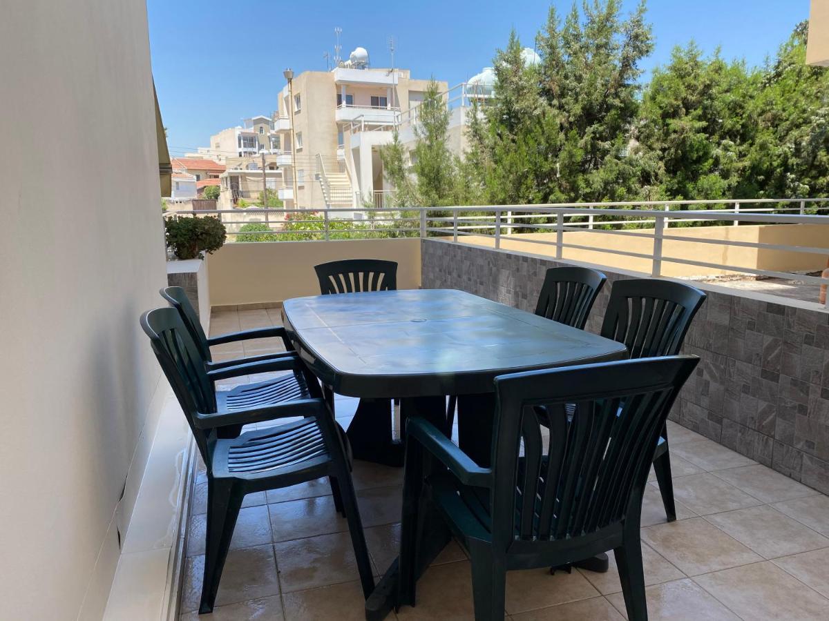 דירות לרנקה Holiday City Center מראה חיצוני תמונה
