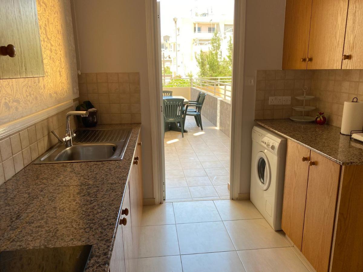 דירות לרנקה Holiday City Center מראה חיצוני תמונה